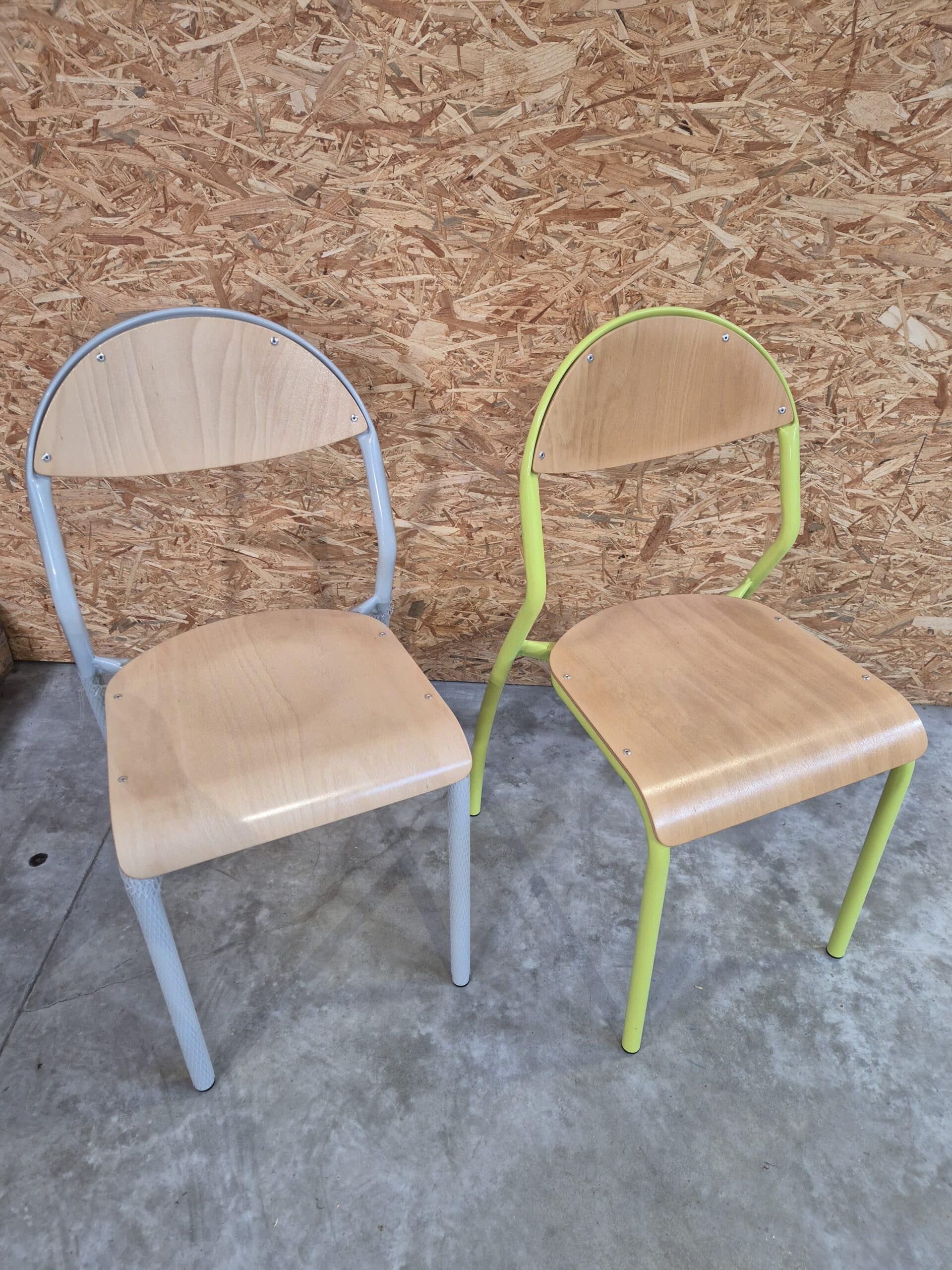 Lot de trois chaises scolaires NUAGE