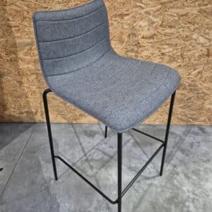 Lot de quatre tabourets F50