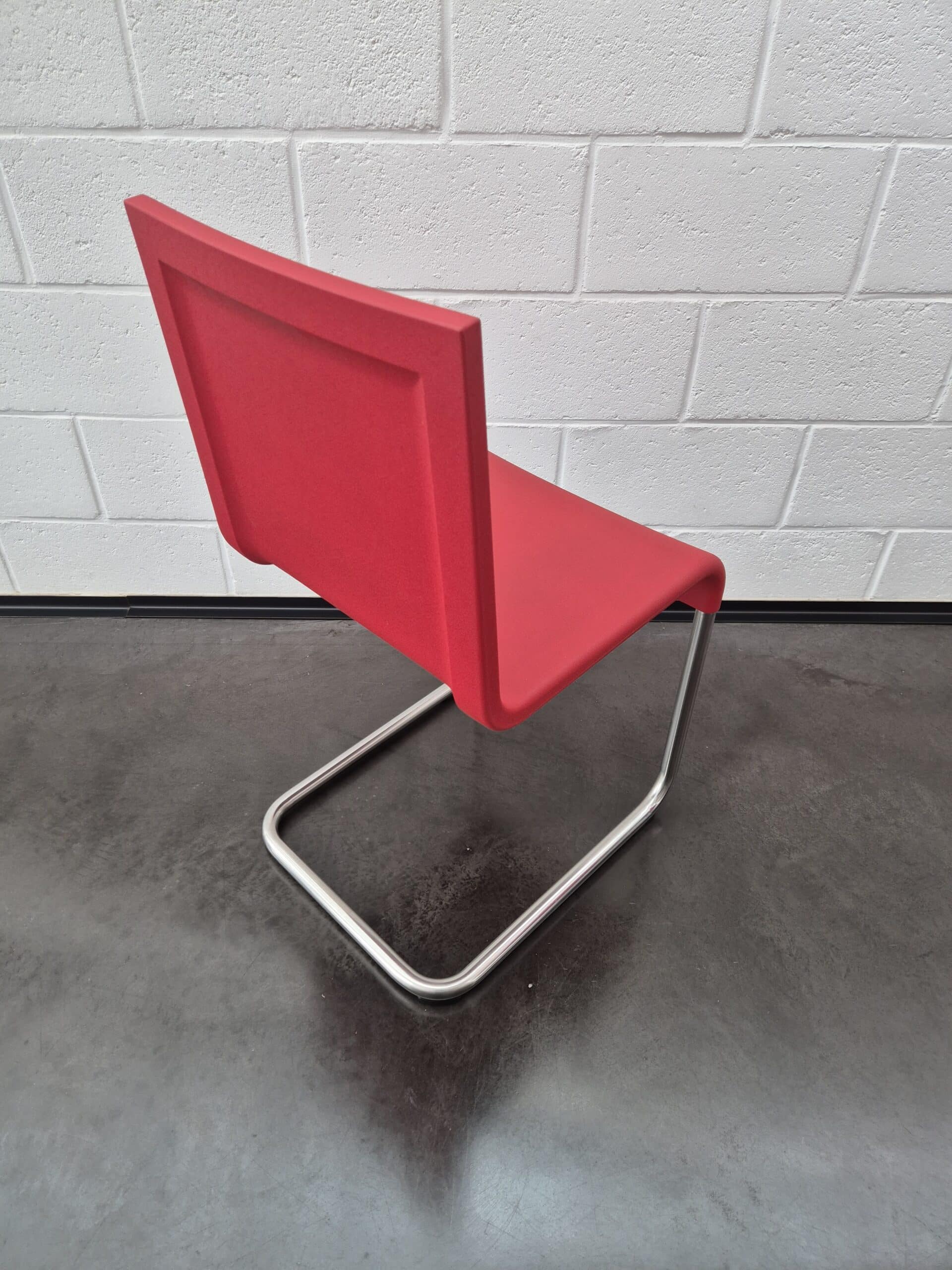 Lot de deux chaises .05