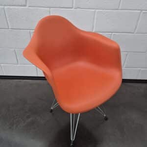 Chaise EAMES PLASTIC ARMCHAIR