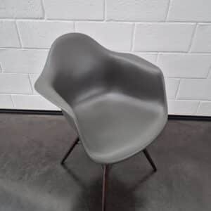 Chaise EAMES PLASTIC ARMCHAIR