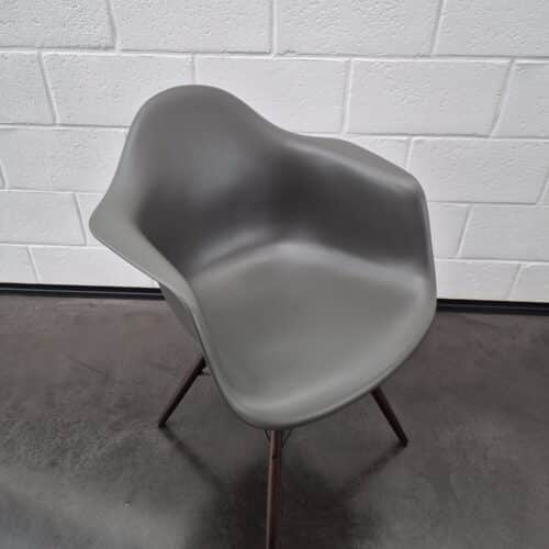 Chaise EAMES PLASTIC ARMCHAIR