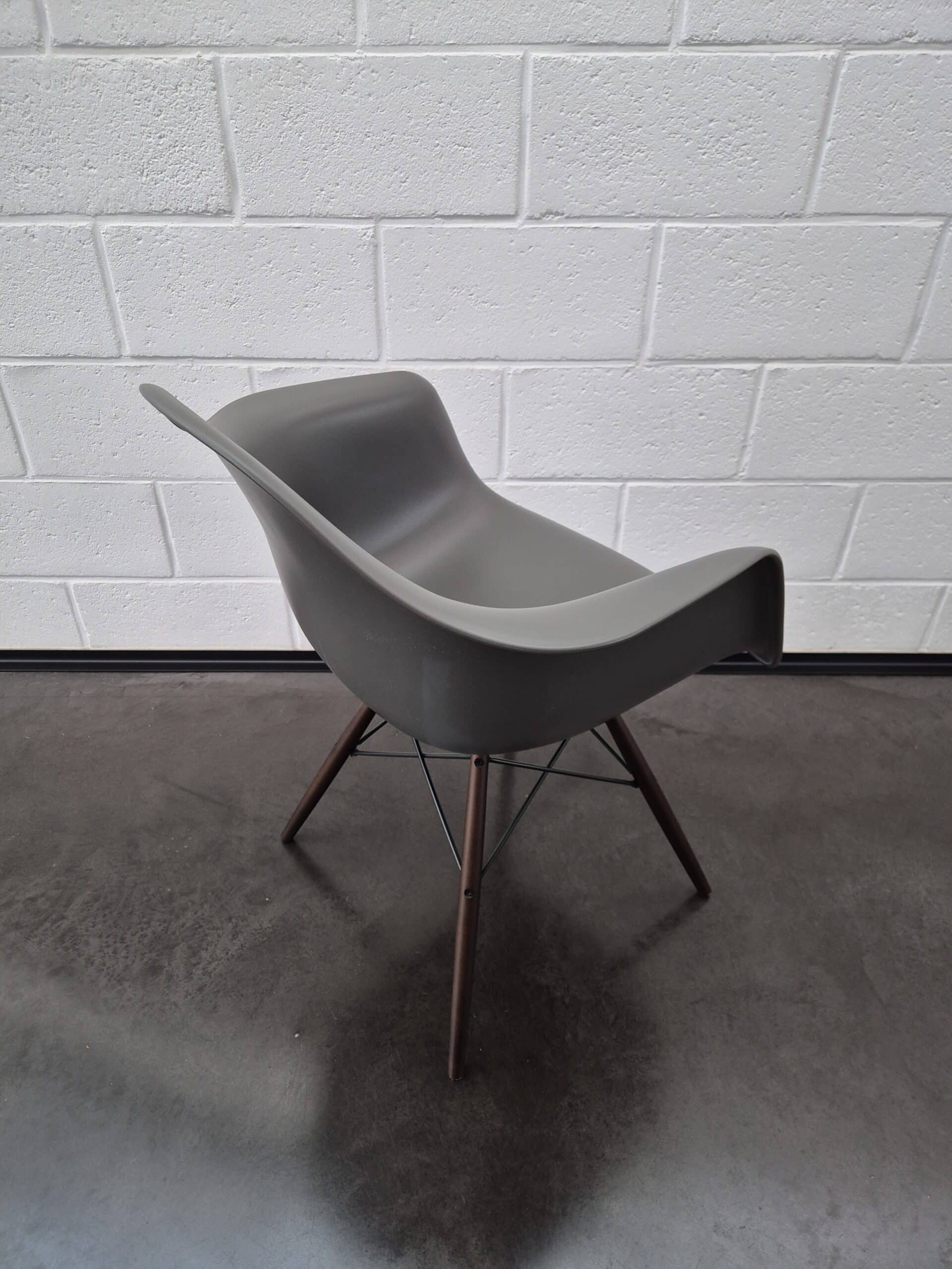 Chaise EAMES PLASTIC ARMCHAIR