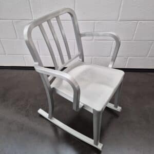 Chaise à bascule EMECO