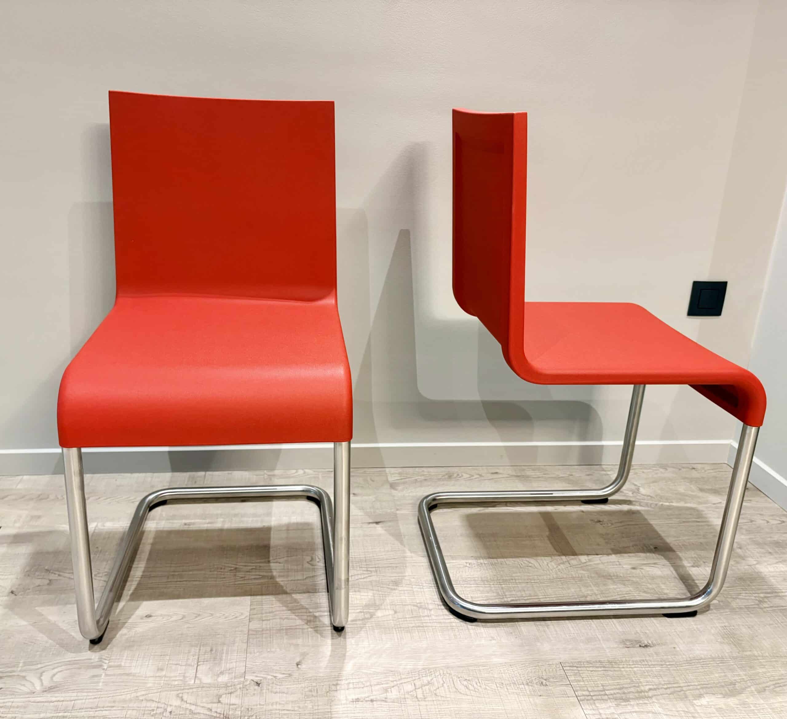 Lot de deux chaises .05