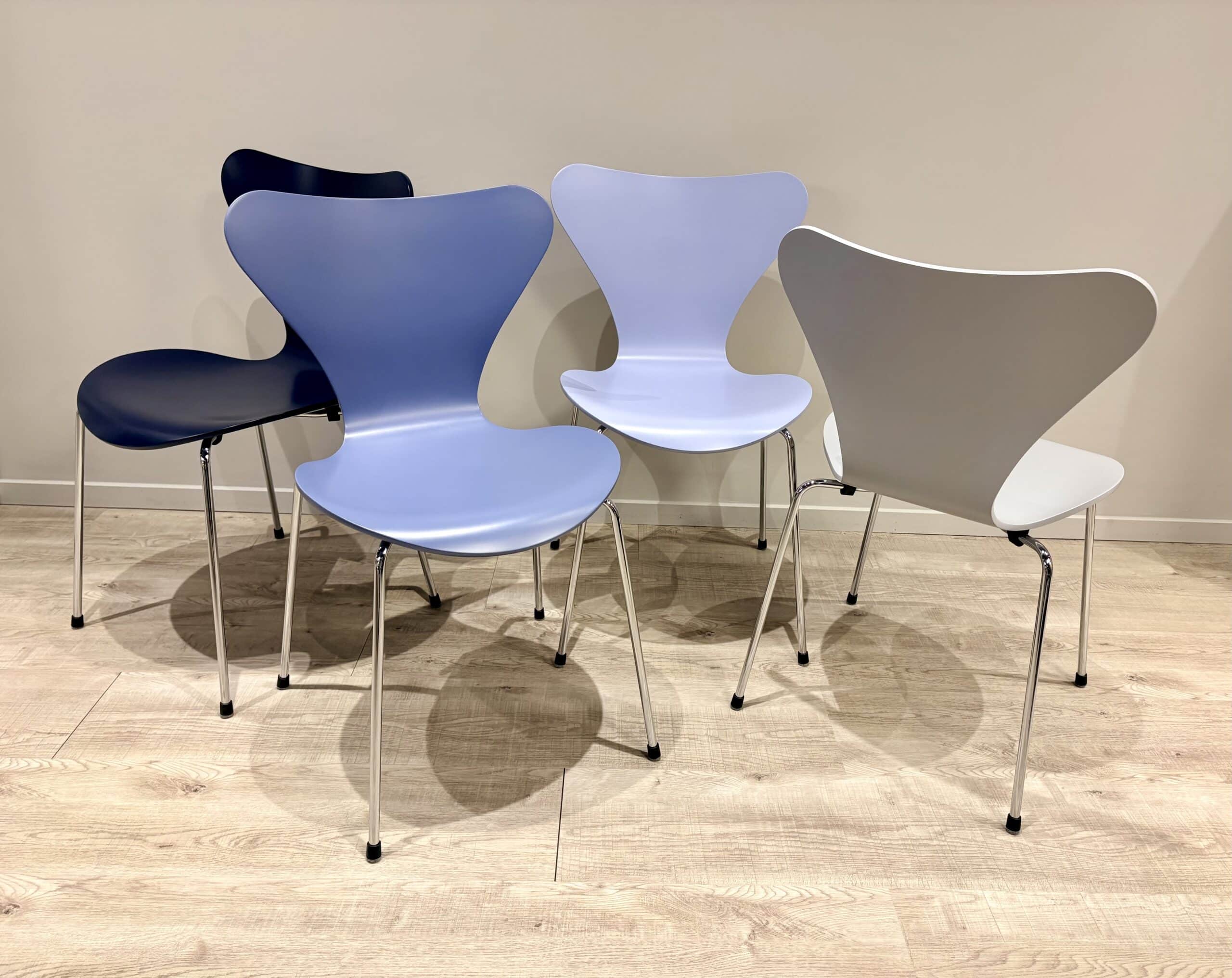 Lot de 4 chaises SERIE 7