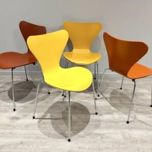 Lot de 4 chaises SERIE 7